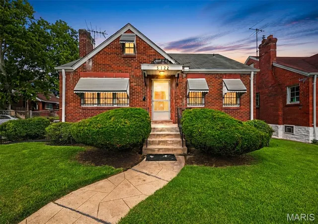 Homes for sale in Saint Louis, MO | 5122 Aubert Ave, Saint Louis, MO 63115 | MLS# MIS26035732