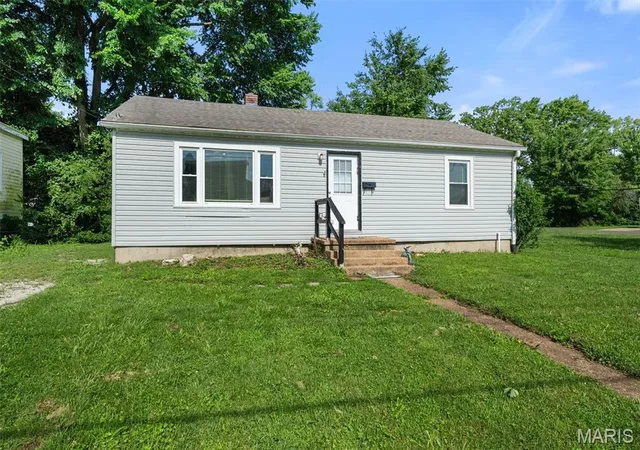 Homes for sale in Pacific, MO | 409 S 2nd St, Pacific, MO 63069 | MLS# MIS26035733
