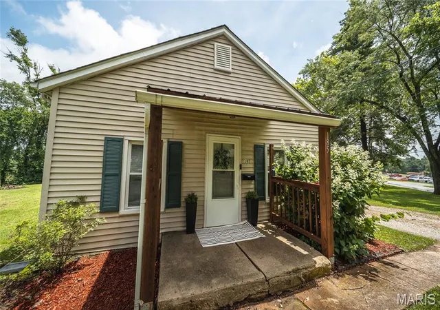 Homes for sale in St Clair, MO | 185 Kitchell Ave, St Clair, MO 63077 | MLS# MIS26035735