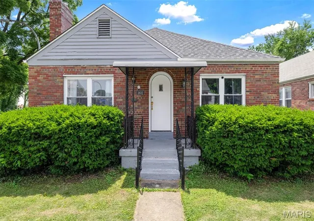 Photo 1 of Single family home for sale at 1802 Switzer Ave, Saint Louis, MO 63147 | MLS# MIS26035737 | Listing updated on 2026-06-12