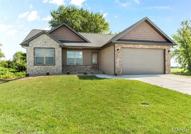 Single family home for sale at 2829 Beth Ann Ct, Granite City, IL 62040 | MLS# MIS26035741 | Listing updated on 2026-09-07