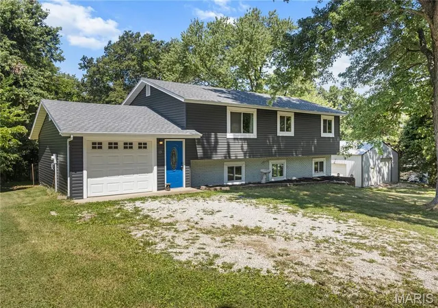 Homes for sale in Hillsboro, MO | 23 Juanita Dr, Hillsboro, MO 63050 | MLS# MIS26035745