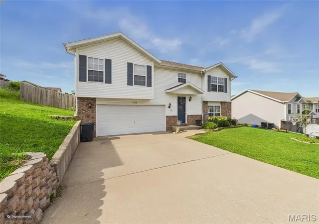 Homes for sale in Waynesville, MO | 100 Mary Catherine St, Waynesville, MO 65583 | MLS# MIS26035750