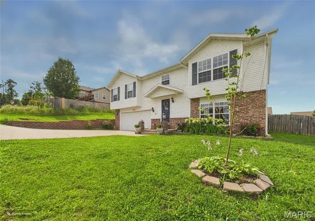 Homes for sale in Waynesville, MO | 100 Mary Catherine St, Waynesville, MO 65583 | MLS# MIS26035750