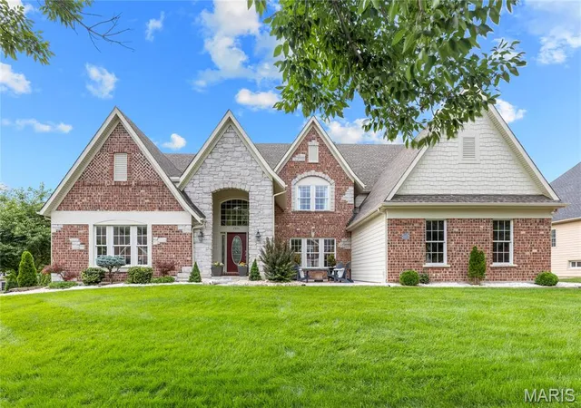 Homes for sale in Saint Charles, MO | 2377 Spring Mill Estates Dr, Saint Charles, MO 63303 | MLS# MIS26035766