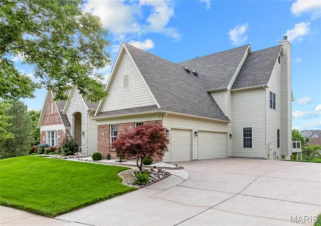 Photo 3 of Single family home for sale at 2377 Spring Mill Estates Dr, Saint Charles, MO 63303 | MLS# MIS26035766 | Listing updated on 2026-08-03