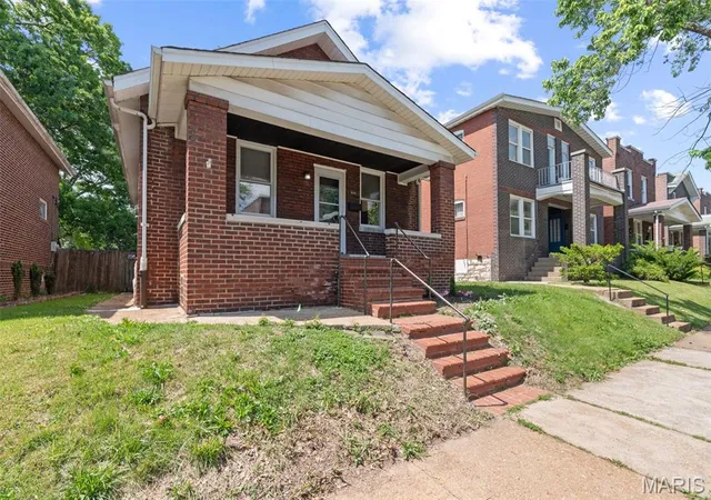 Photo 3 of Single family home for sale at 6033 Carlsbad Ave, St Louis, MO 63116 | MLS# MIS26035775 | Listing updated on 2026-09-13