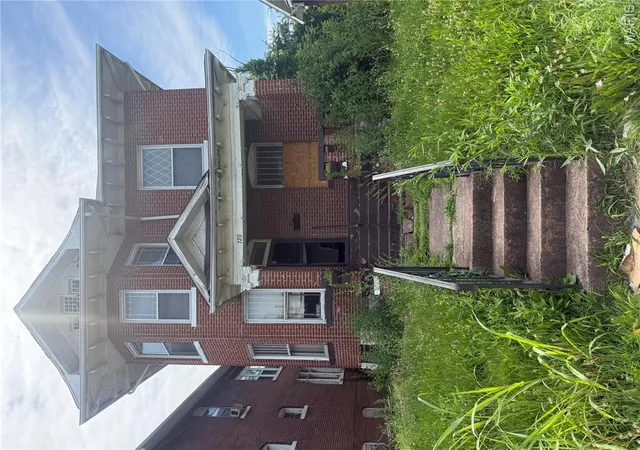 Homes for sale in East St Louis, IL | 720 N 24th St, East St Louis, IL 62205 | MLS# MIS26035822
