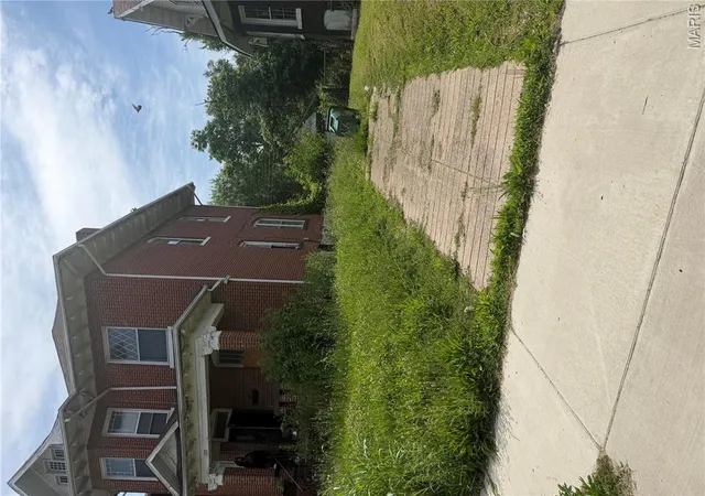 Homes for sale in East St Louis, IL | 720 N 24th St, East St Louis, IL 62205 | MLS# MIS26035822