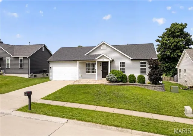Homes for sale in Wentzville, MO | 124 Brookshire Creek Dr, Wentzville, MO 63385 | MLS# MIS26035849