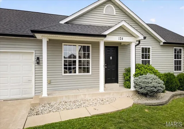 Homes for sale in Wentzville, MO | 124 Brookshire Creek Dr, Wentzville, MO 63385 | MLS# MIS26035849