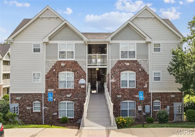 1st image of 1934 Piedmont Cir, St Peters, MO 63304 | MLS# MIS26035880