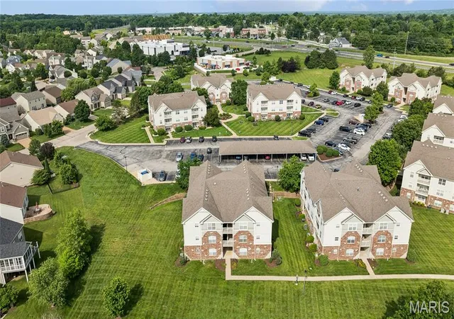 4th image of 1934 Piedmont Cir, St Peters, MO 63304 | MLS# MIS26035880