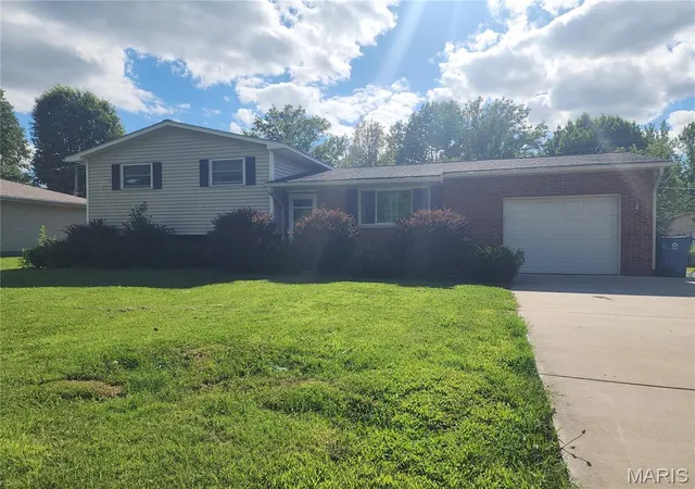 Homes for sale in Bethalto, IL | 506 Texas Blvd, Bethalto, IL 62010 | MLS# MIS26035886