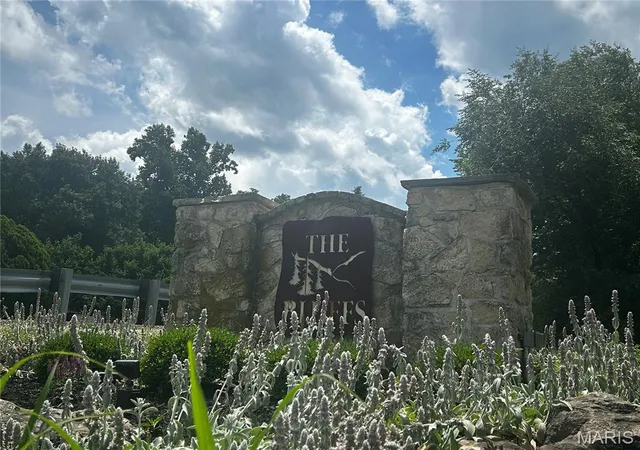 2nd image of 620 Crooked Creek Ln, Eureka, MO 63025 | MLS# MIS26035892