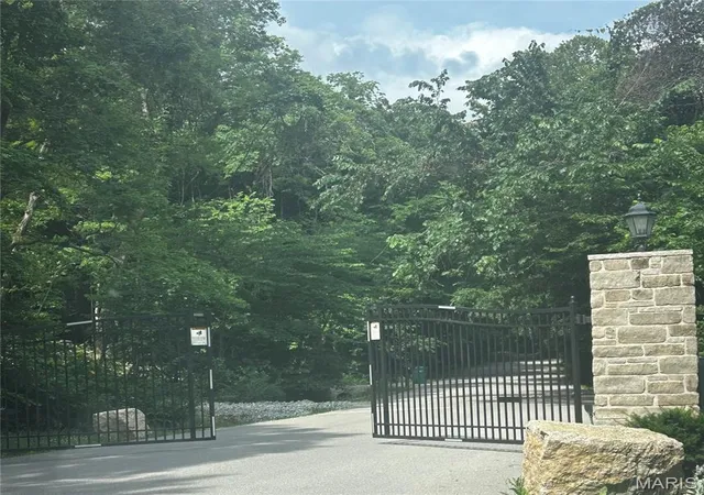 4th image of 620 Crooked Creek Ln, Eureka, MO 63025 | MLS# MIS26035892