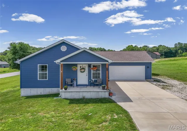 2nd image of 137 Calvey Brook Dr, Robertsville, MO 63072 | MLS# MIS26035904
