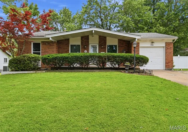 Homes for sale in Hazelwood, MO | 776 Coach Light Ln, Hazelwood, MO 63042 | MLS# MIS26035918