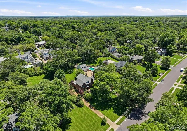Homes for sale in Webster Groves, MO | 444 Sherwood Dr, Webster Groves, MO 63119 | MLS# MIS26035926