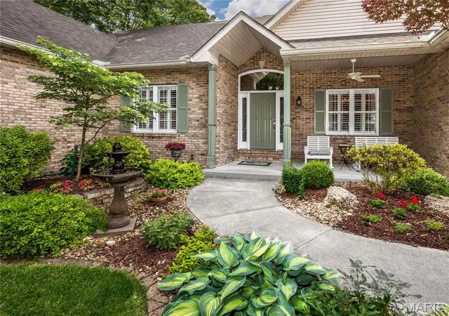 Homes for sale in Collinsville, IL | 111 Timberwood Ln, Collinsville, IL 62234 | MLS# MIS26035932