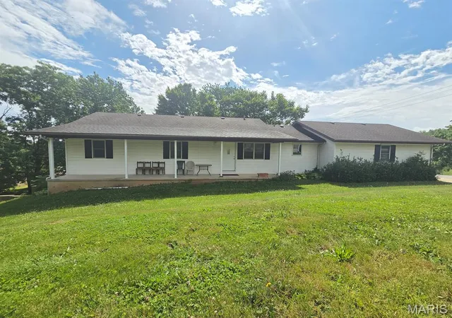 1st image of 1210 White St, Canton, MO 63435 | MLS# MIS26035936
