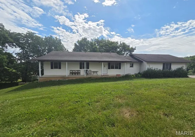 3rd image of 1210 White St, Canton, MO 63435 | MLS# MIS26035936