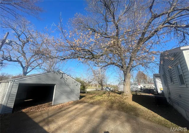 Photo 3 of Single family home for sale at 4507 Ashby Rd, Saint Ann, MO 63074 | MLS# MIS26035954 | Listing updated on 2026-06-13