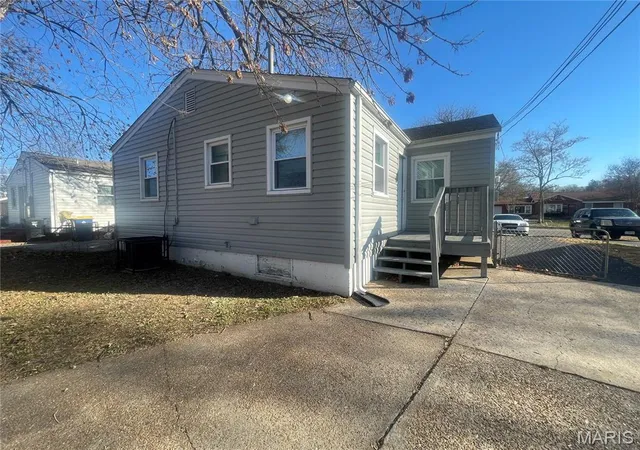 Photo 4 of Single family home for sale at 4507 Ashby Rd, Saint Ann, MO 63074 | MLS# MIS26035954 | Listing updated on 2026-06-13