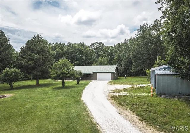 Photo 1 of Single family home for sale at 8107 Hwy 185, Leslie, MO 63056 | MLS# MIS26035957 | Listing updated on 2026-09-21