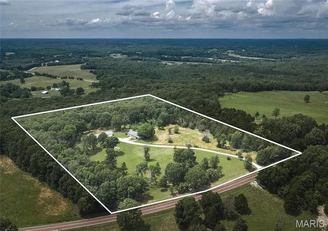 Photo 33 of Single family home for sale at 8107 Hwy 185, Leslie, MO 63056 | MLS# MIS26035957 | Listing updated on 2026-09-21
