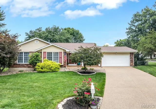 1st image of 10 Lake Port Ct, Saint Peters, MO 63376 | MLS# MIS26036004