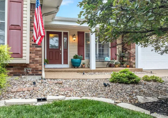 2nd image of 10 Lake Port Ct, Saint Peters, MO 63376 | MLS# MIS26036004