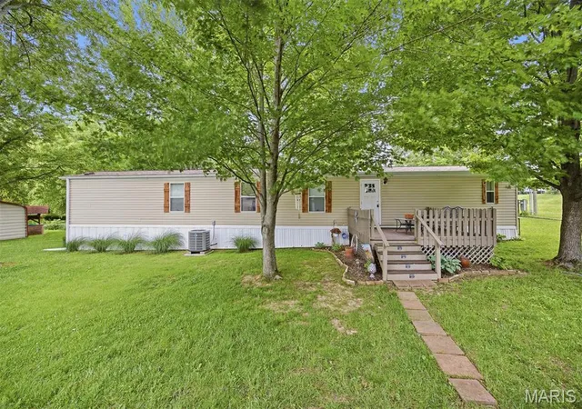 Homes for sale in Carlyle, IL | 21827 Dove Ln, Carlyle, IL 62231 | MLS# MIS26036015