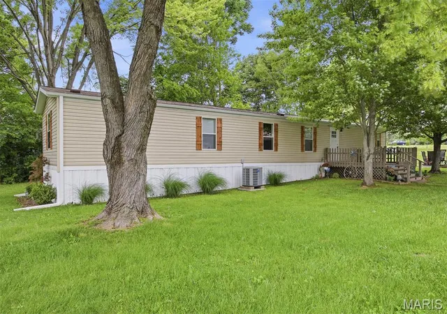 Homes for sale in Carlyle, IL | 21827 Dove Ln, Carlyle, IL 62231 | MLS# MIS26036015