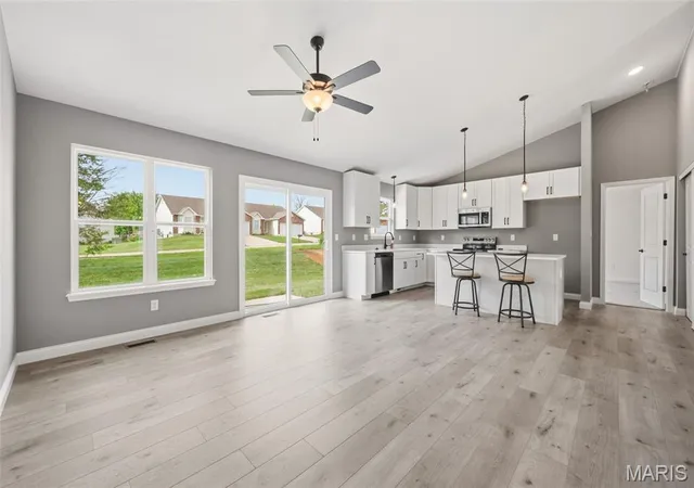 Photo 2 of Sale Pending at 18804 Addi Dr, Warrenton, MO 63383 | MLS# MIS26036031 | Listing updated on 2026-09-14