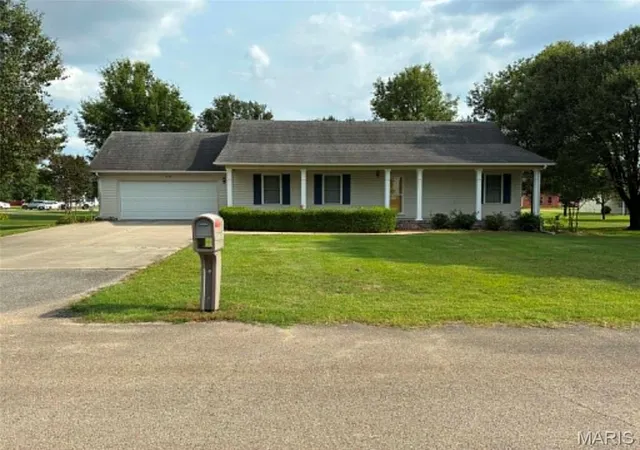 Homes for sale in Bernie, MO | 910 W Kennedy Ave, Bernie, MO 63822 | MLS# MIS26036032