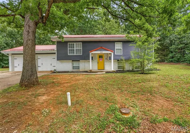 Single family home for sale at 322 Saint Pierre St, Bonne Terre, MO 63628 | MLS# MIS26036044