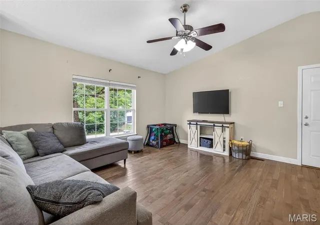 Photo 3 of Single family home for sale at 322 Saint Pierre St, Bonne Terre, MO 63628 | MLS# MIS26036044 | Listing updated on 2026-10-05