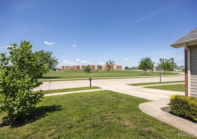Homes for sale in Shiloh, IL | 2798 London Ln, Shiloh, IL 62221 | MLS# MIS26036070