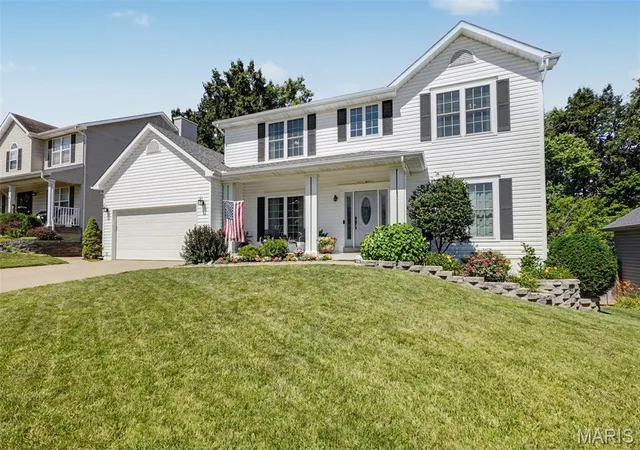 2nd image of 941 Shady Path Ct, Saint Peters, MO 63376 | MLS# MIS26036079