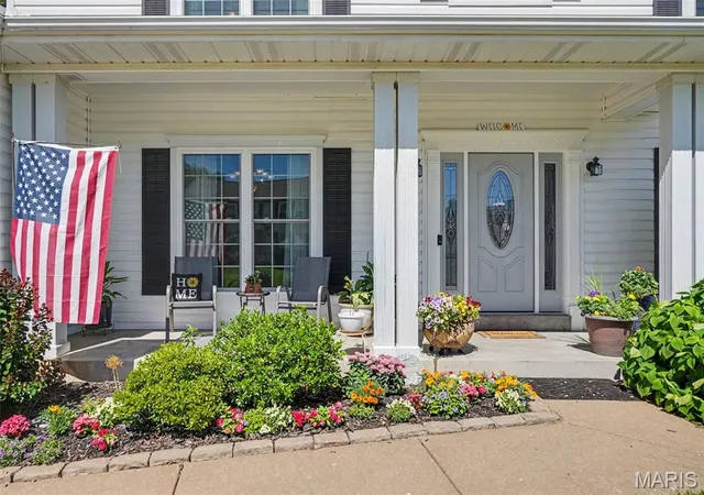 3rd image of 941 Shady Path Ct, Saint Peters, MO 63376 | MLS# MIS26036079