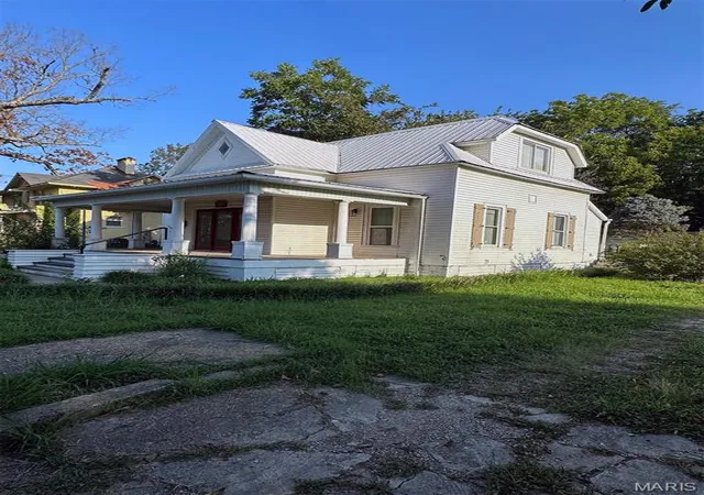 2nd image of 333 E Stoddard St, Dexter, MO 63841 | MLS# MIS26036092
