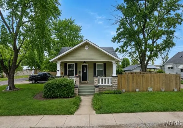 Homes for sale in Caseyville, IL | 401 N Long St, Caseyville, IL 62232 | MLS# MIS26036095
