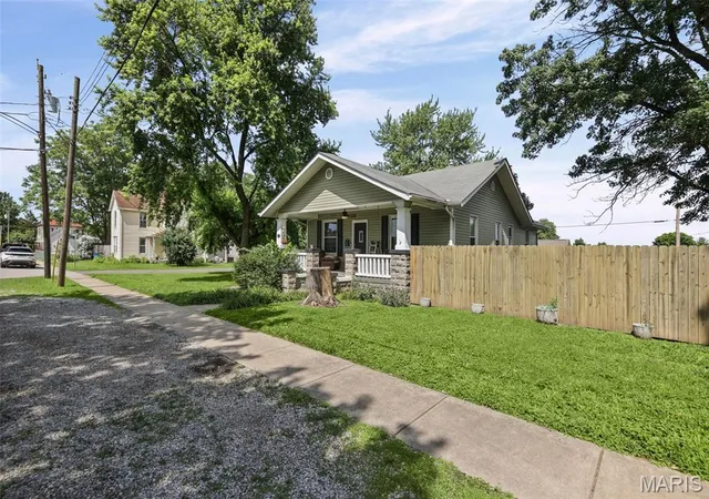 Homes for sale in Caseyville, IL | 401 N Long St, Caseyville, IL 62232 | MLS# MIS26036095