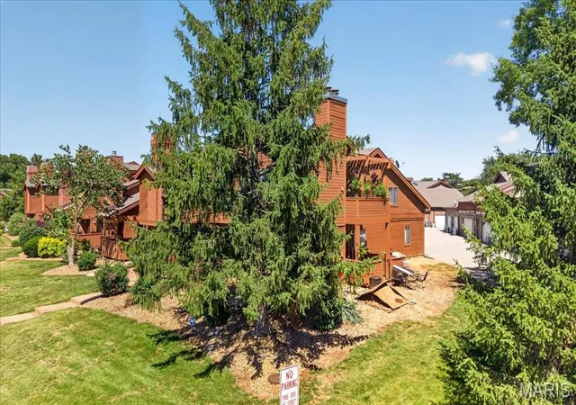 3rd image of 222 Hemingway Ln, Weldon Spring, MO 63304