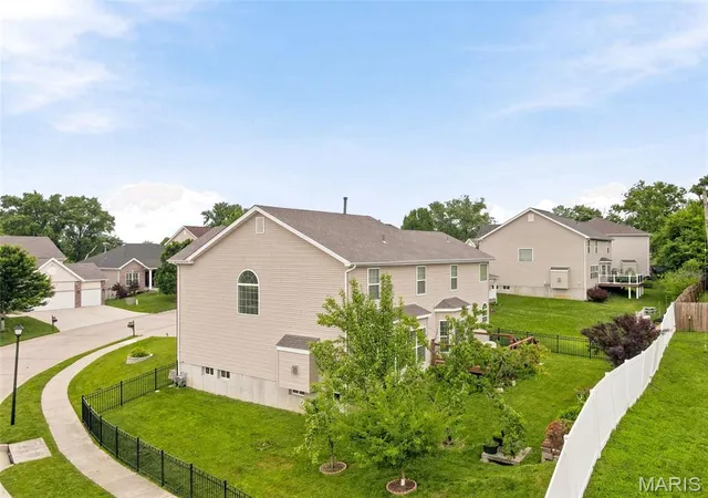 5th image of 10977 Edgemoor Ter, Saint Louis, MO 63123 | MLS# MIS26036141