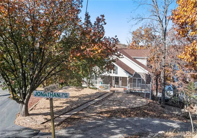 Homes for sale in Lake Ozark, MO | 21 Jonathan Ct, Lake Ozark, MO 65049 | MLS# MIS26036167