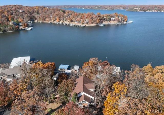 Homes for sale in Lake Ozark, MO | 21 Jonathan Ct, Lake Ozark, MO 65049 | MLS# MIS26036167
