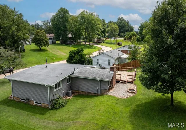 Photo 3 of Single family home for sale at 1131 Corinne St, Jackson, MO 63755 | MLS# MIS26036183 | Listing updated on 2026-09-01
