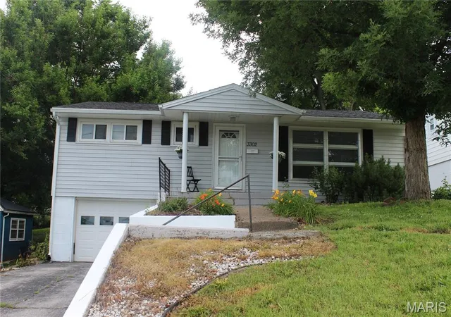 Homes for sale in Hannibal, MO | 3302 Marsh Ave, Hannibal, MO 63401 | MLS# MIS26036201